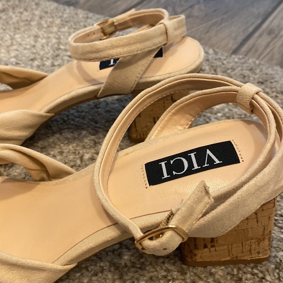 VICI brand new size 8 heels - Picture 7 of 7